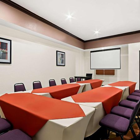 Best Western Plus Rockwall Inn & Suites Bagian luar foto
